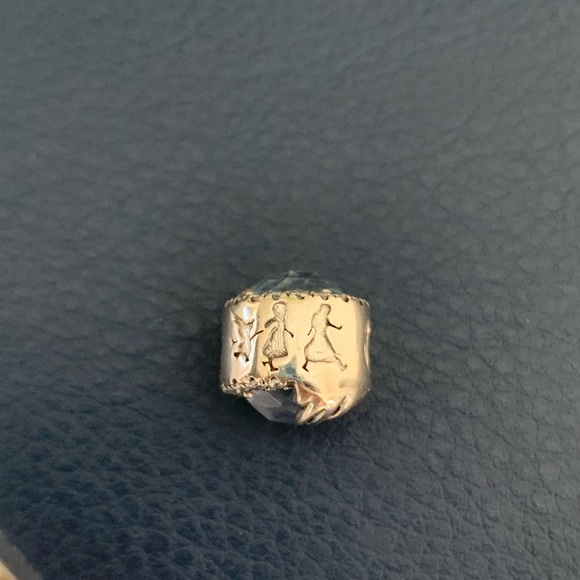 ❤️Pandora Disney Frozen winter crystal charm - Picture 8 of 8